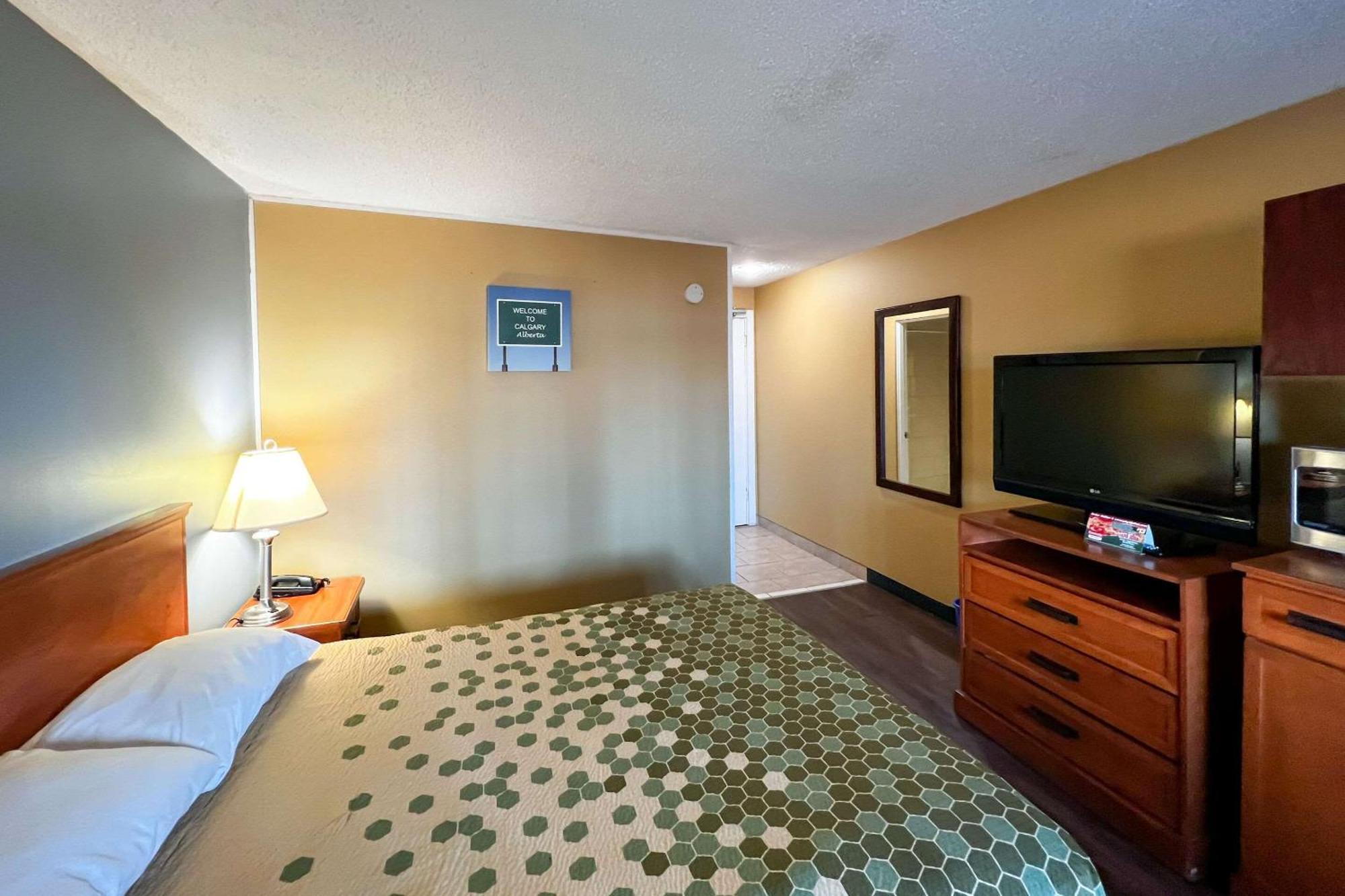 Econo Lodge Motel Village YYC Kültér fotó