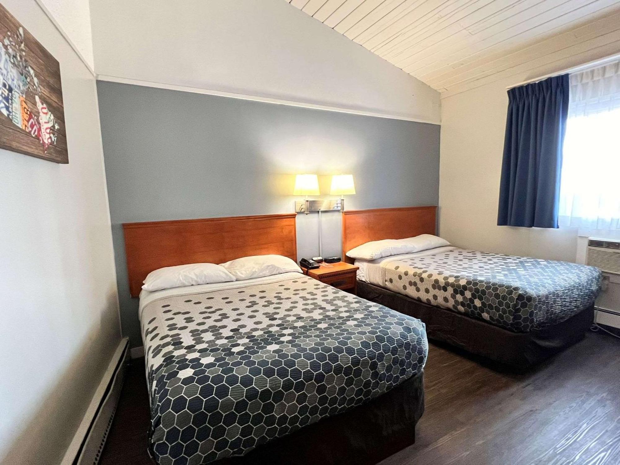 Econo Lodge Motel Village YYC Kültér fotó