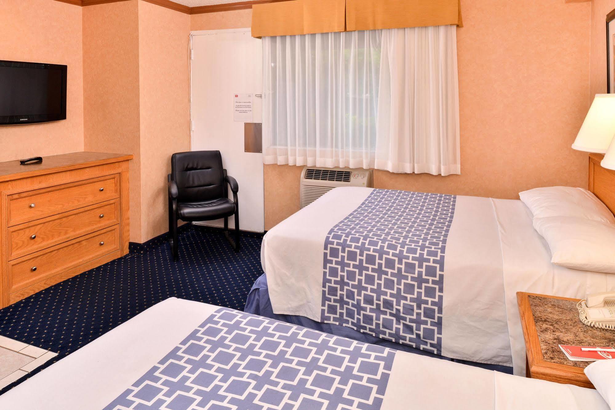 Econo Lodge Motel Village YYC Kültér fotó