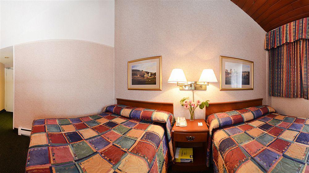 Econo Lodge Motel Village YYC Kültér fotó